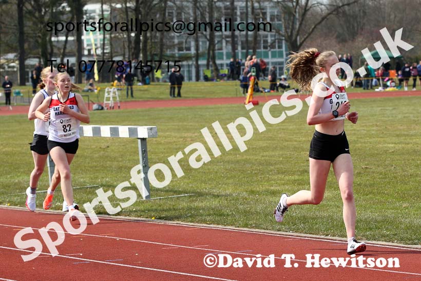 3000 metres, 2021 NECAA Open Graded Meeting, Morpeth. Photo: David T. Hewitson/Sports for All Pics